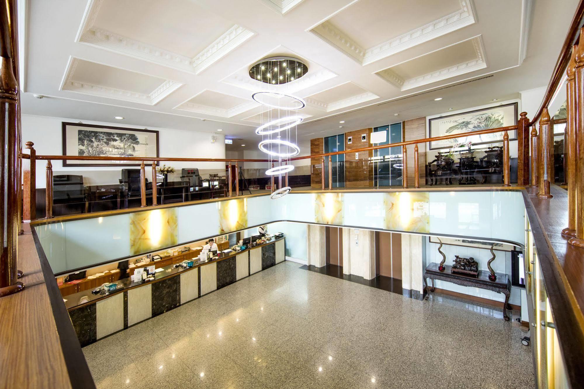 Ful Won Hotel Taichung Dış mekan fotoğraf