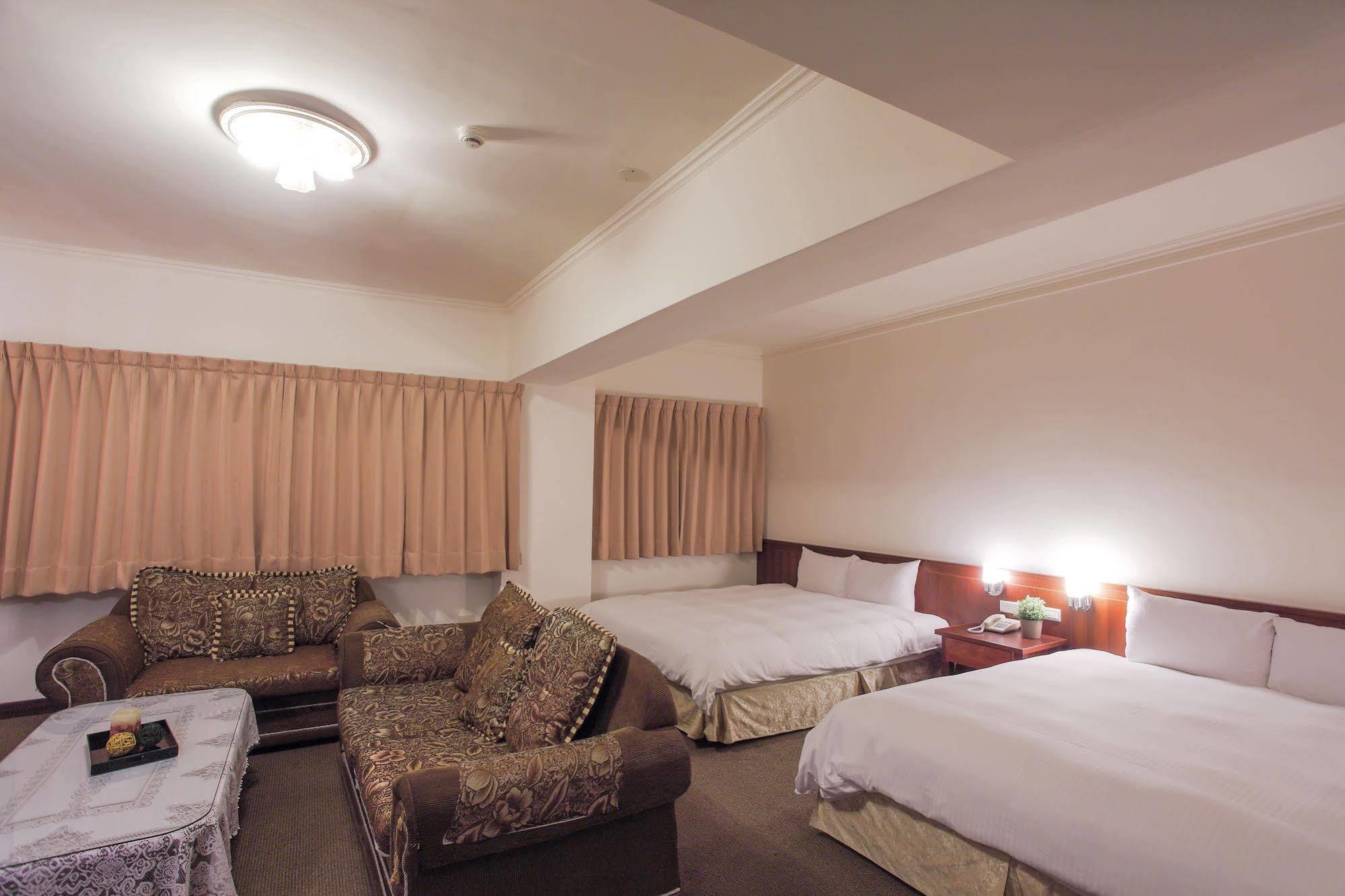 Ful Won Hotel Taichung Dış mekan fotoğraf
