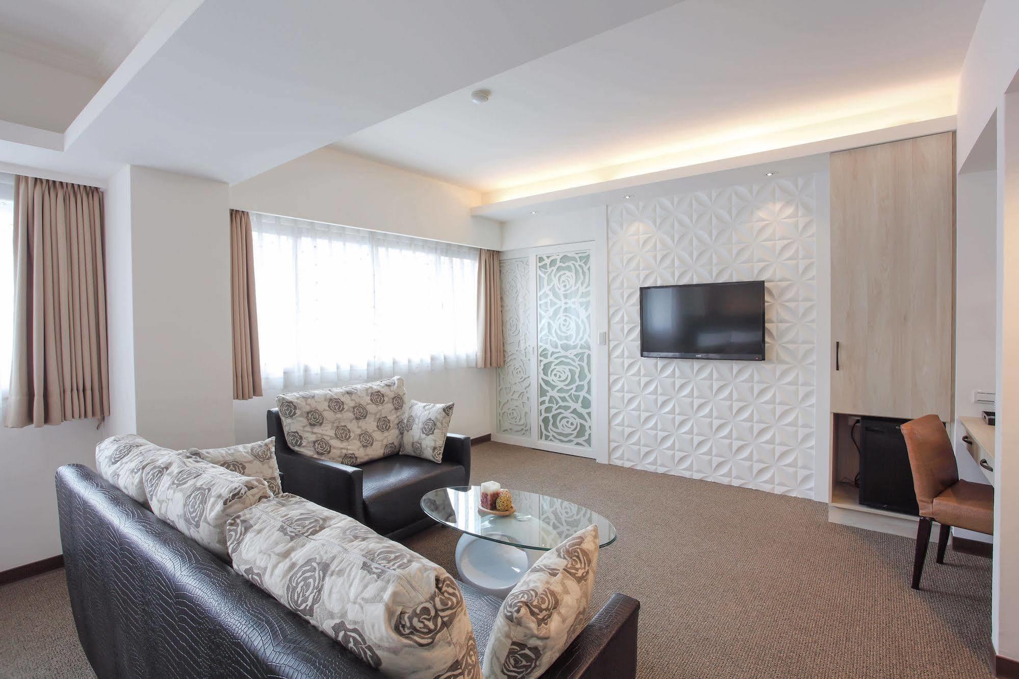 Ful Won Hotel Taichung Dış mekan fotoğraf